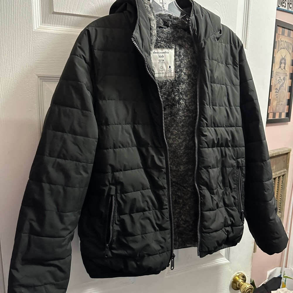 Boys Abercrombie puffer jacket. Size 13/14. Almost new!